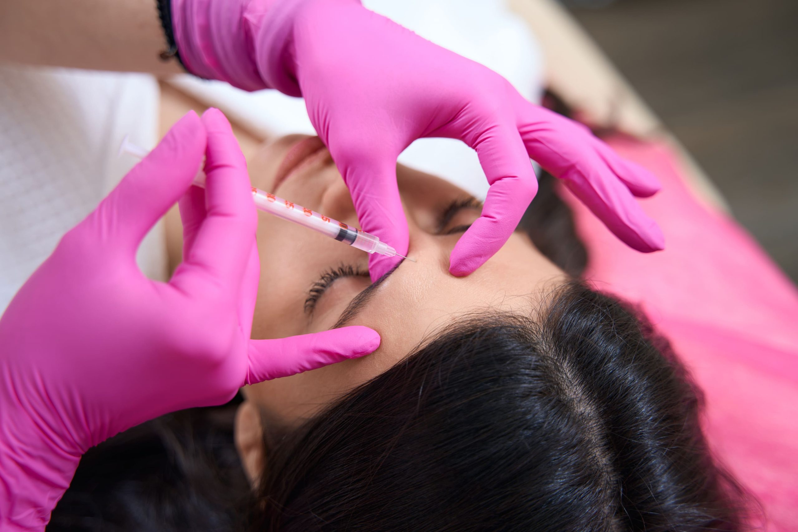 injections-into-the-skin-of-the-forehead-against-s-2025-03-08-13-11-18-utc
